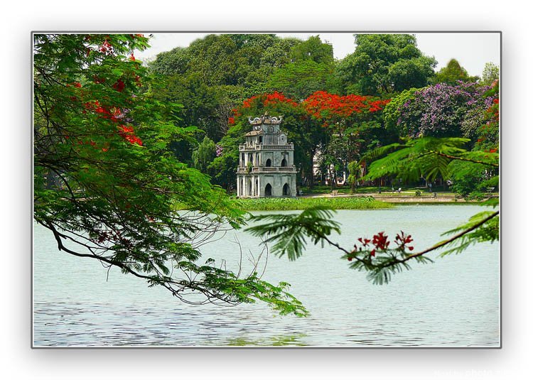 Hoan Kiem lake, 5 great things you should do in Hanoi capital