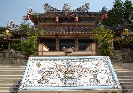 Visiting Long Son Pagoda in Nha Trang City